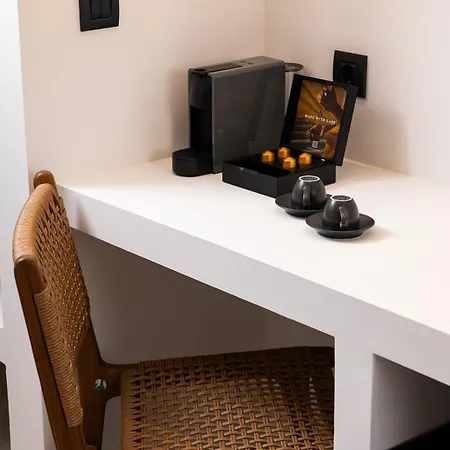 Mazee Paros 3* נאוסה