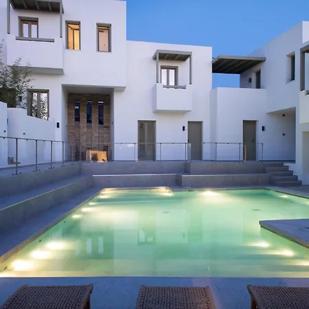 Mazee Paros מלון נאוסה