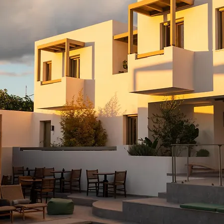 Mazee Paros Naousa (Paros)