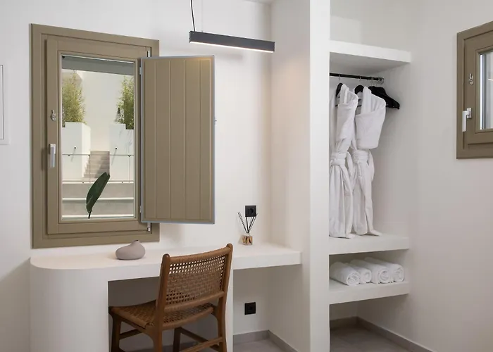 Mazee Paros Hotel 3*