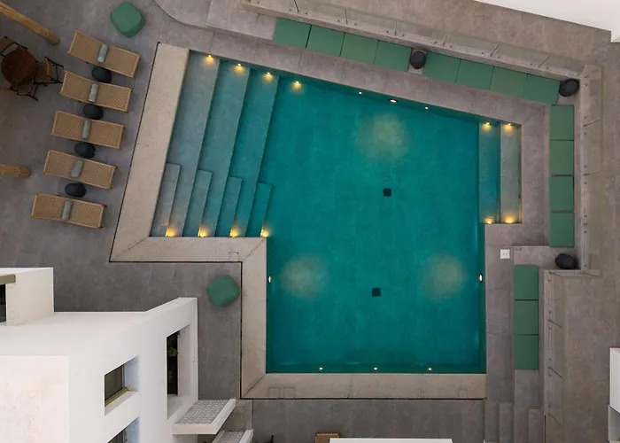 Mazee Paros Hotel 3*