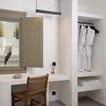 Mazee Paros Hotel 3*