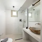 Mazee Paros Hotel