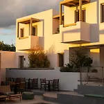 Mazee Paros Naousa