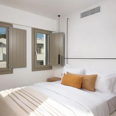 Mazee Paros 3*