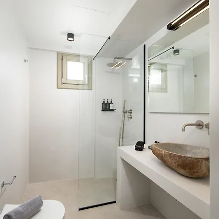 Mazee Paros Hotel