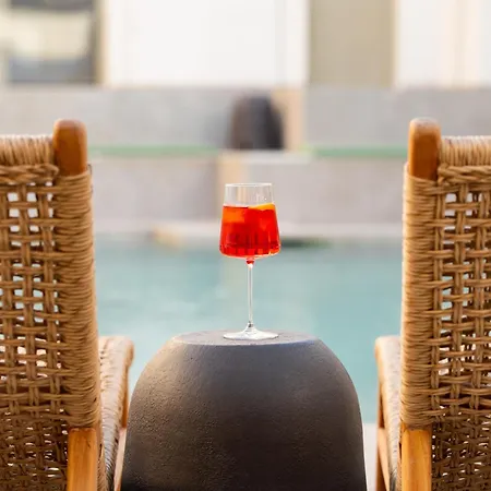 Mazee Paros 나오우사