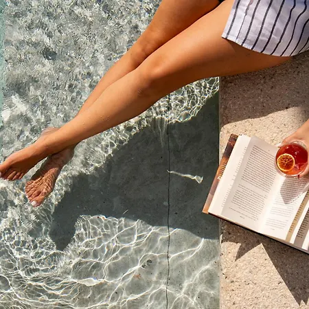 Mazee Paros 나오우사