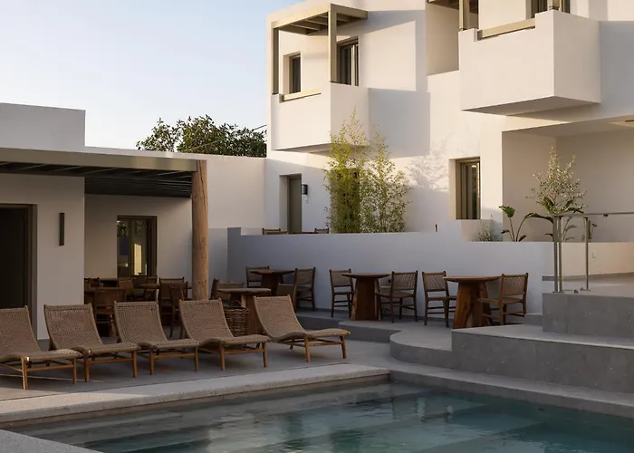 Mazee Paros Hotel 3*