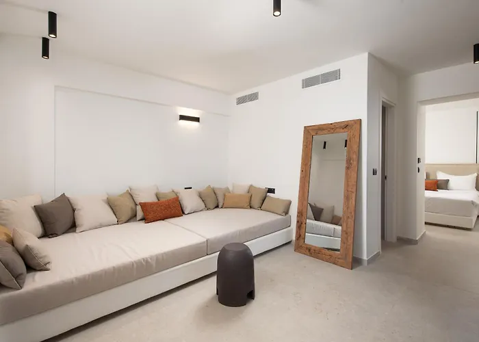 Mazee Paros Hotel 3*